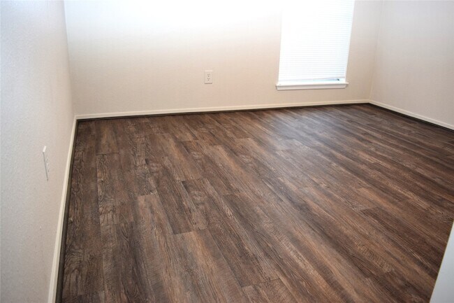 Building Photo - 18511 Egret Bay Blvd