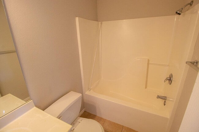 Building Photo - 5307 Silver Mill Dr