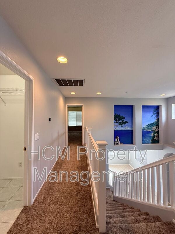 Building Photo - 651 N Jensen Pl