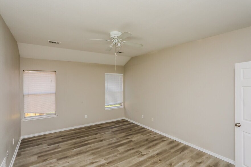 Building Photo - 1303 Coronado Ln
