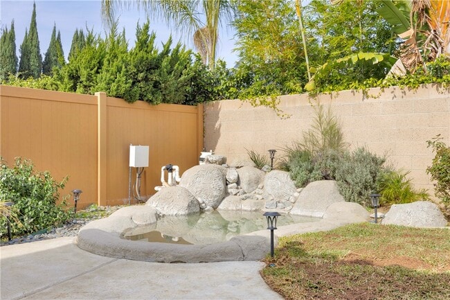 Building Photo - 1225 E Palm Dr