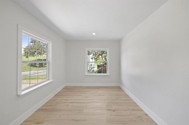Building Photo - 1804 Northwood Rd
