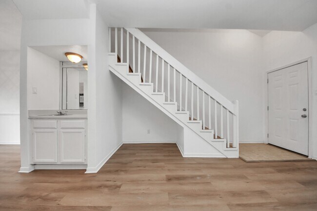 Building Photo - 12500 Brookglade Cir