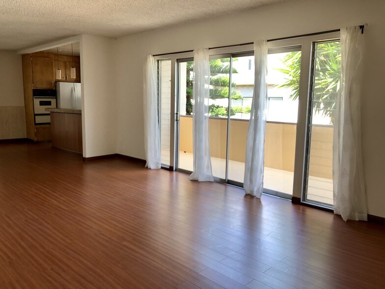 Building Photo - 943 19th St