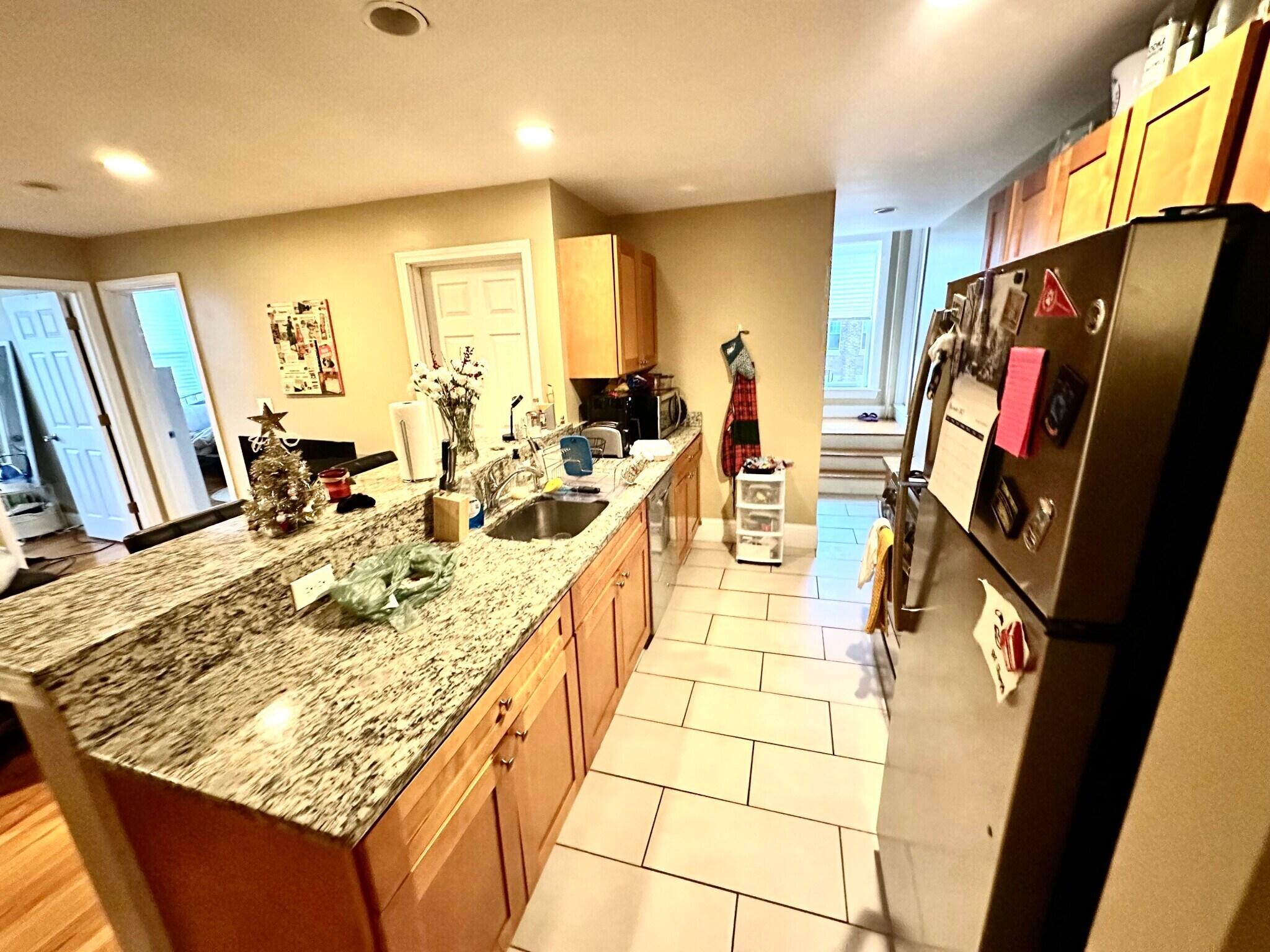 Building Photo - 76 Egmont St