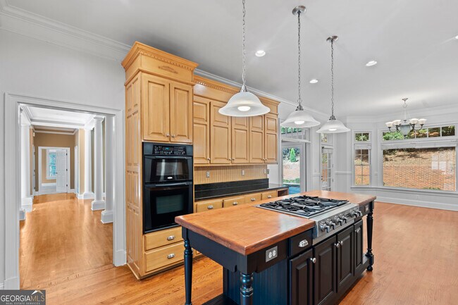 Building Photo - 235 Smokerise Trce