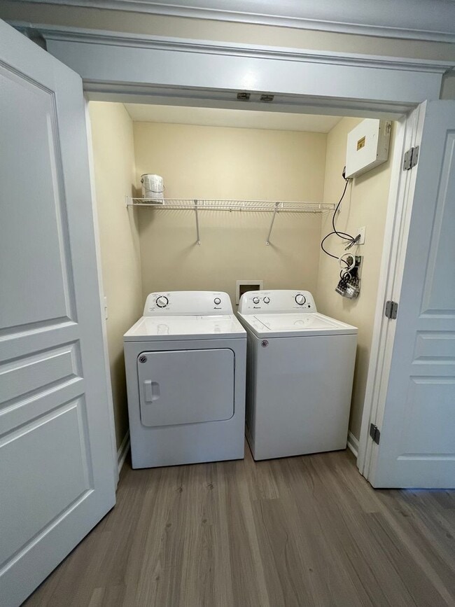 Building Photo - 15-1512 Dukes