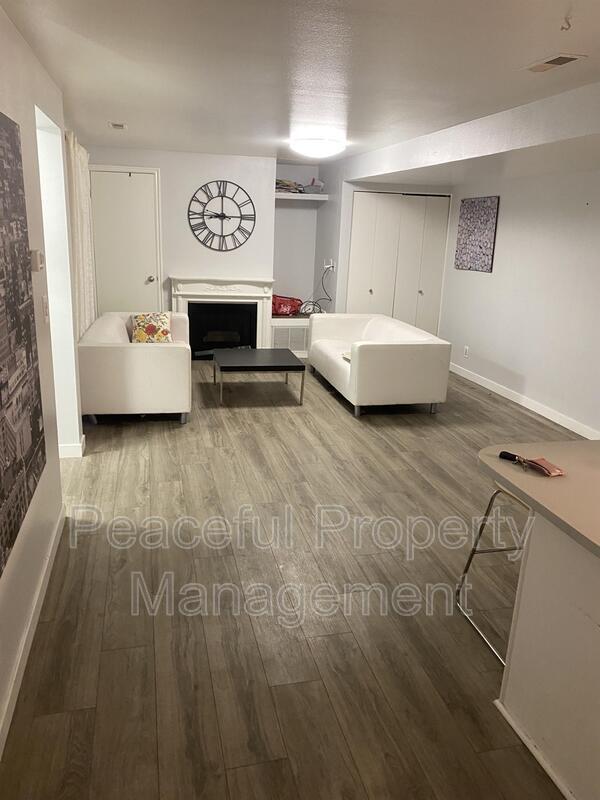 Building Photo - 1633 Woodland Dr