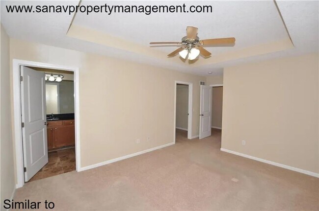Building Photo - ? Stylish 2-Bedroom Townhome in Prime West Des Moines! Move in Special- May rent free