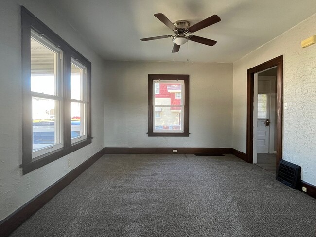 Building Photo - Three Bedroom Home