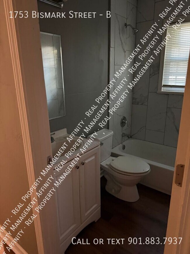 Building Photo - 1753 Bismark St