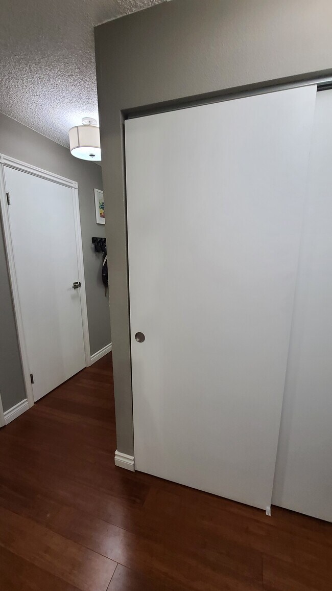 Building Photo - 17430 Ambaum Blvd S