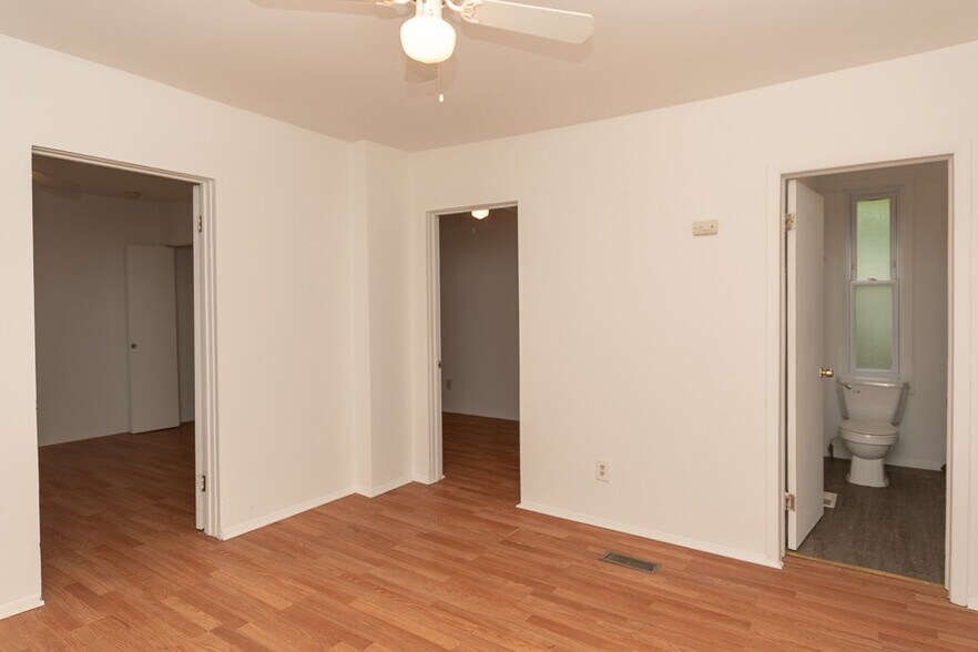 Building Photo - 1722 N Kimball Ave