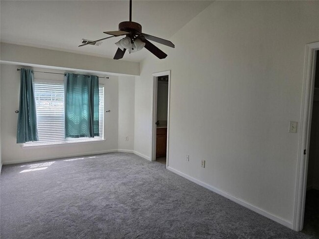 Building Photo - 1563 Cove Creek Cir