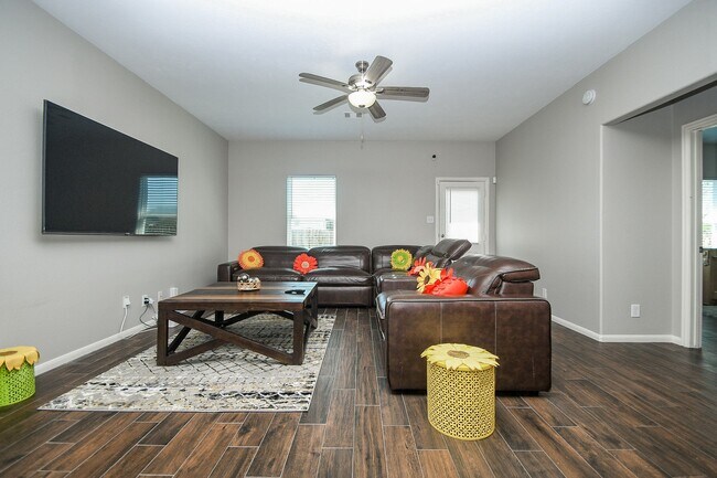 Building Photo - 3318 Grand Cane Ln