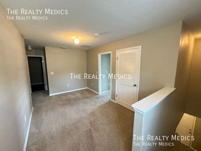 Building Photo - 1018 Ashentree Dr