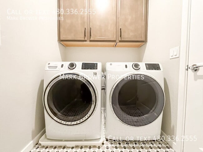 Building Photo - 761 E Furness Dr
