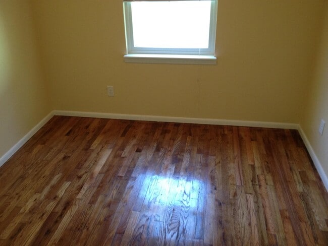 Building Photo - 1306 Elberta Dr