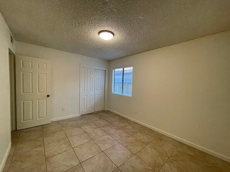 Building Photo - 3412 Ashe Rd