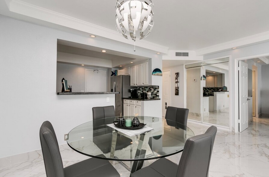 Building Photo - 3700 Galt Ocean Dr
