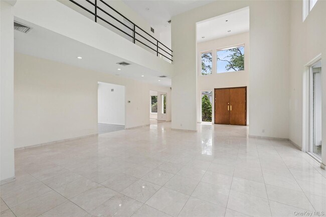 Building Photo - 67 Parkway Dr