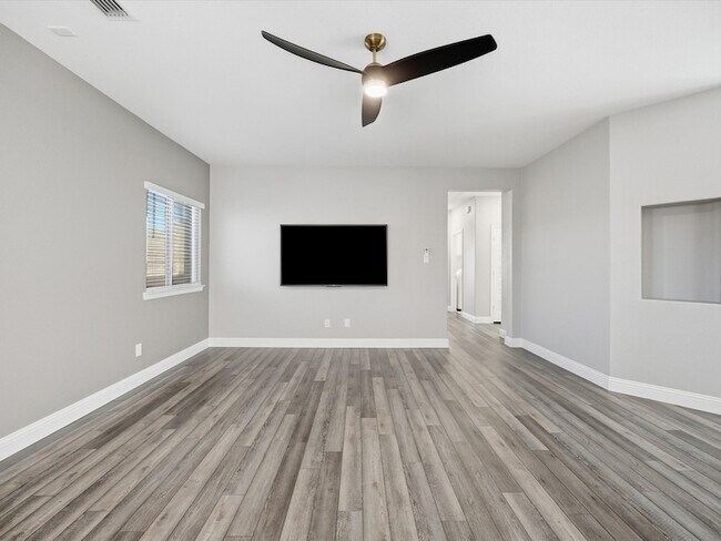 Building Photo - 701 Presidio St