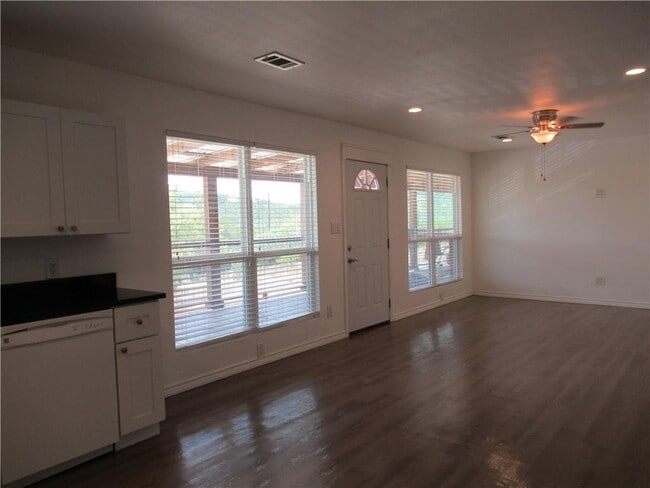 Building Photo - 10620 Deer Canyon Rd