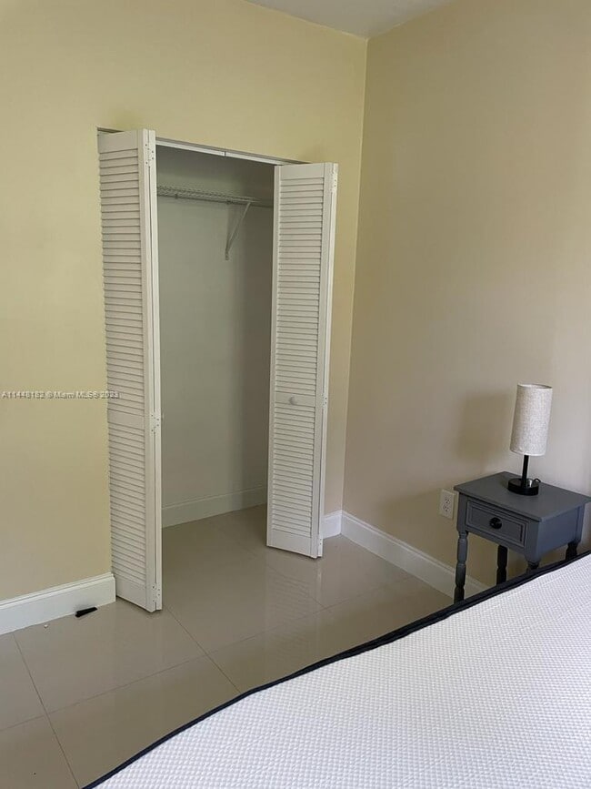 Building Photo - 630 NW 42nd Ave