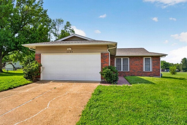 Building Photo - 3689 Whispering Woods Dr
