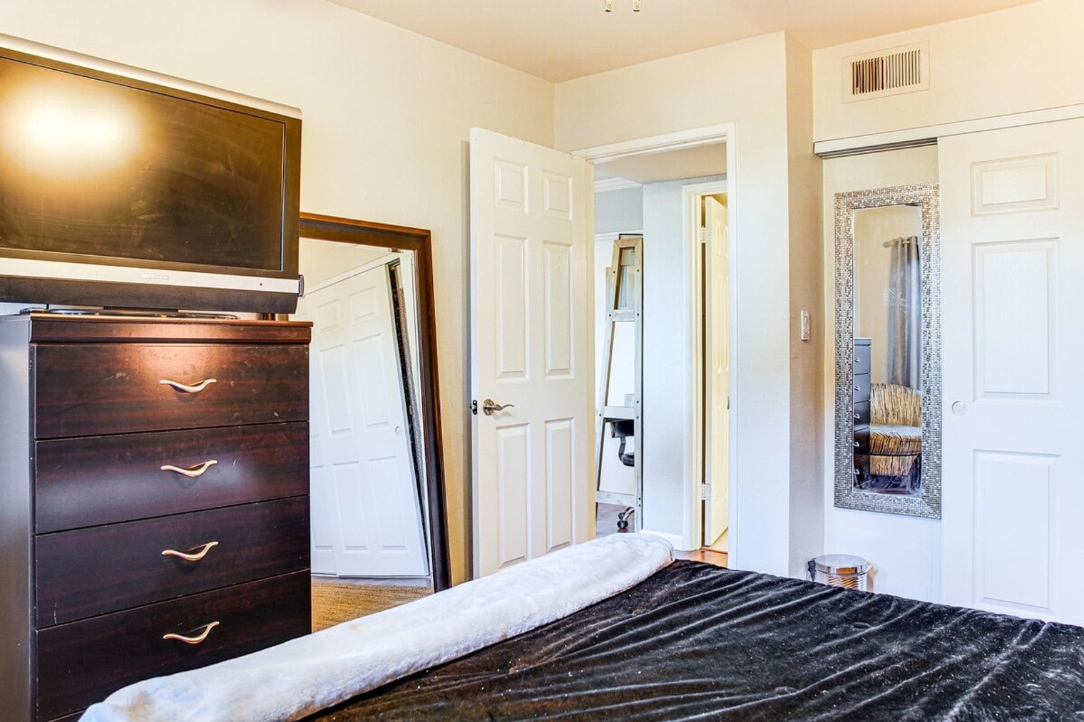 Building Photo - 3600 Hayden Rd