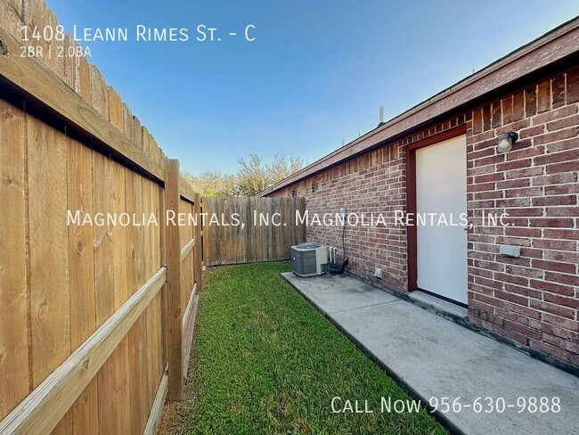 Building Photo - 1408 Leann Rimes St