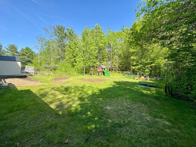 Building Photo - $3,900 - 3BD/2BA Single Family Home - Falmouth w/ Heated 2-Car Garage, W/D & Large Backyard! Avai...