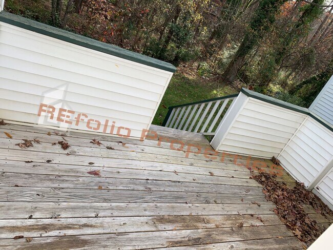 Building Photo - Charming 2-Story 2 BR Townhome @ Paxton To...