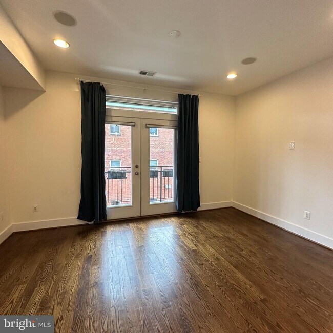 Building Photo - 1478 Harvard St NW