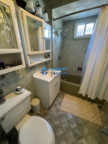 Building Photo - 9 Arlington St