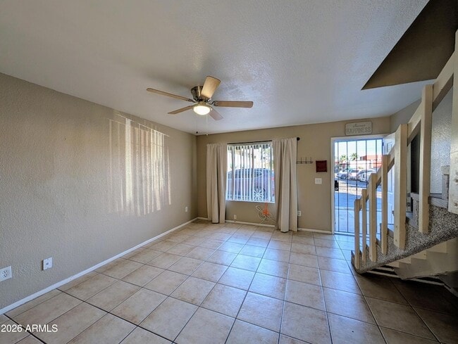 Building Photo - 9228 N 7th Ave