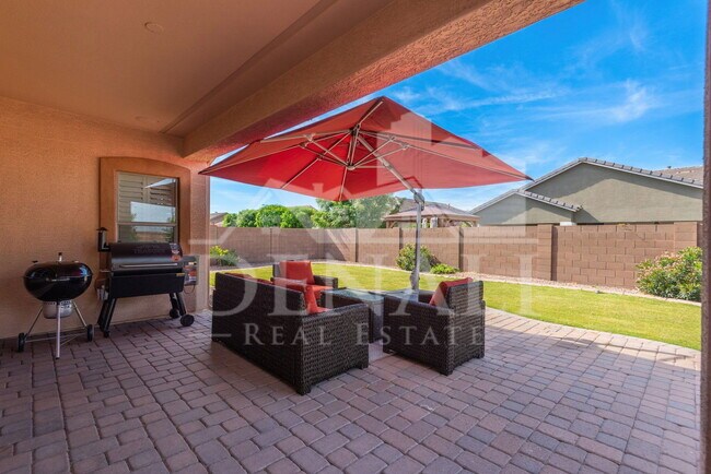 Building Photo - 2881 E Tonto Dr