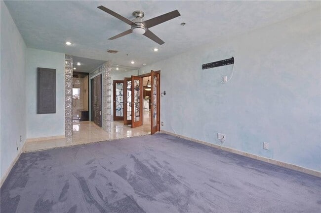 Building Photo - 40 N Interstate Hwy 35