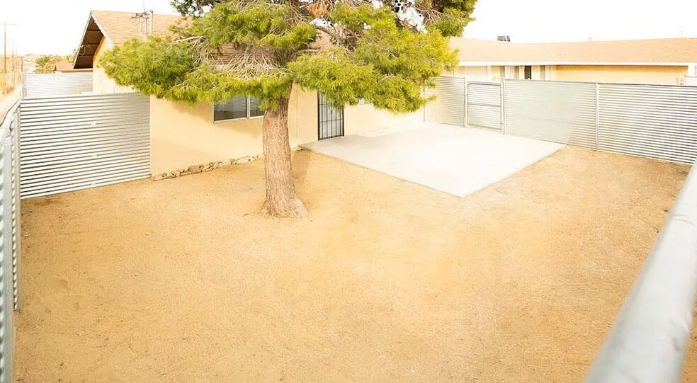 Building Photo - 6474 Linda Lee Dr