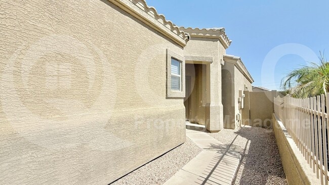 Building Photo - 3027 W Cottonwood Ln