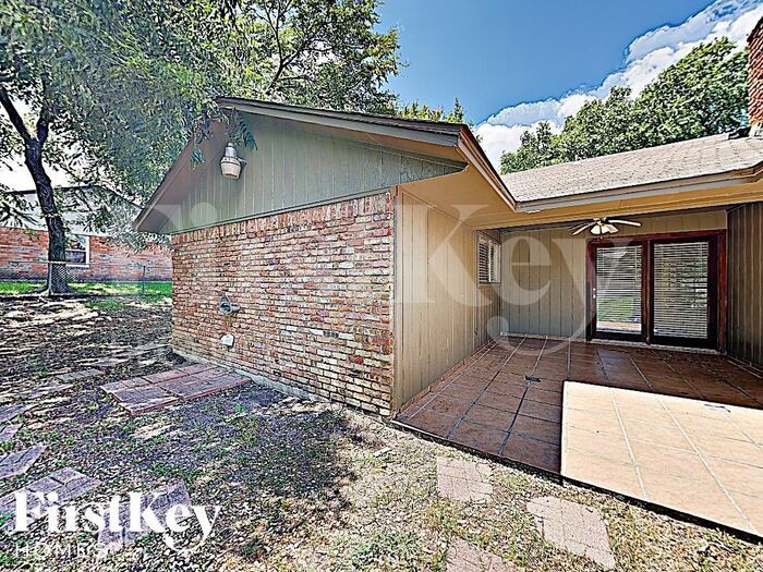 Building Photo - 222 Joe White St