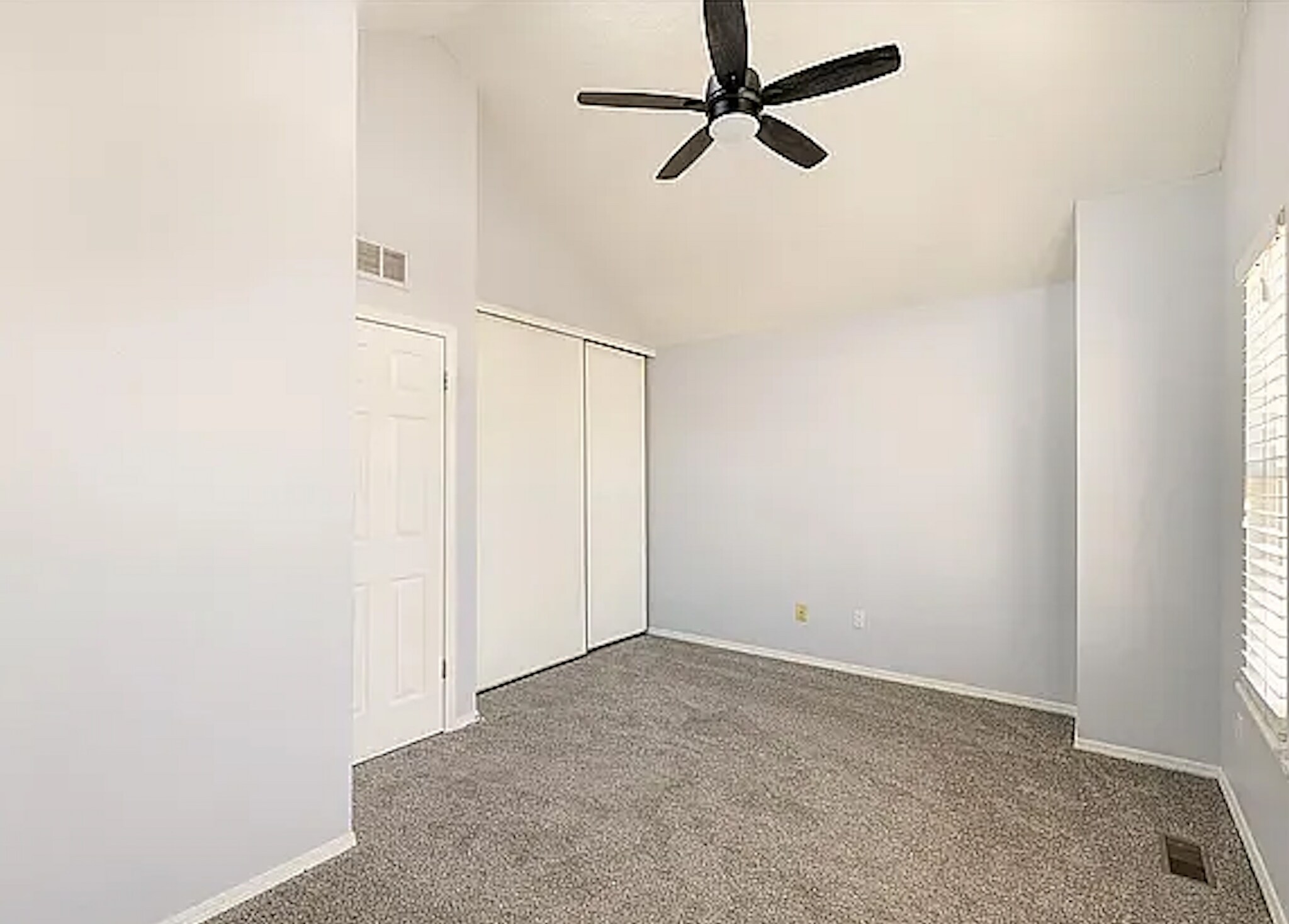 Building Photo - 16991 E Chenango Ave