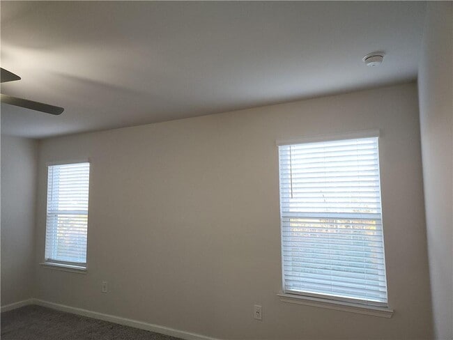 Building Photo - 65 Cedar Ln