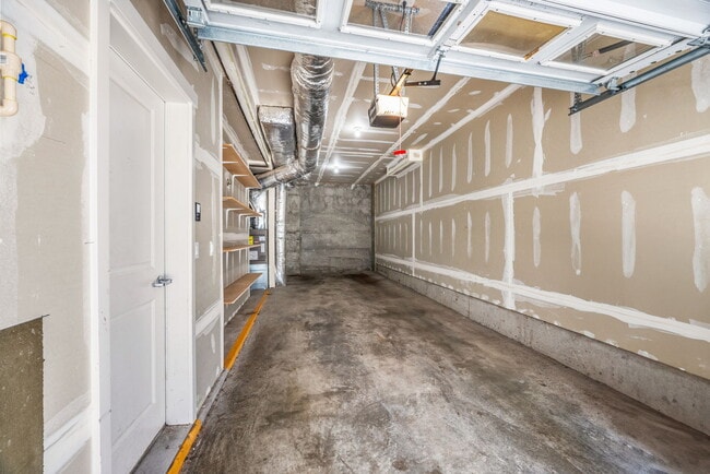 Building Photo - 2160 Yakima Ct