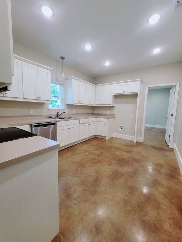 Building Photo - 429 Brentwood Dr