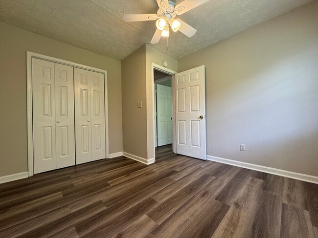 Building Photo - 8170 Canyon Forge Dr