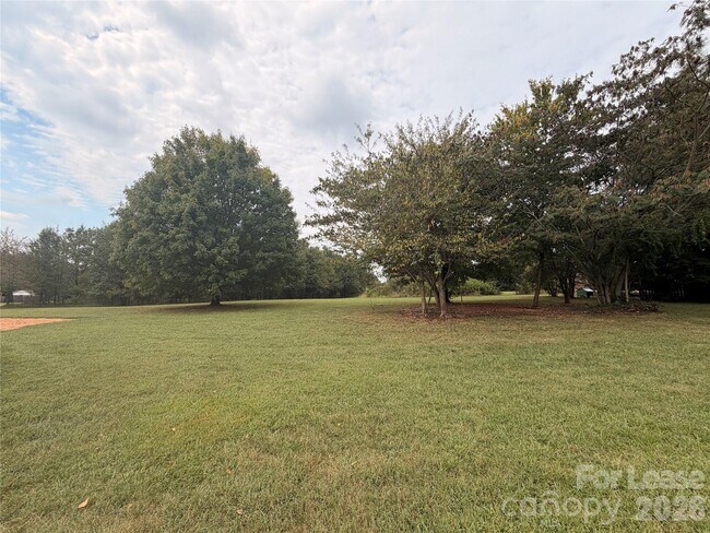 Building Photo - 118 Sunfish Dr