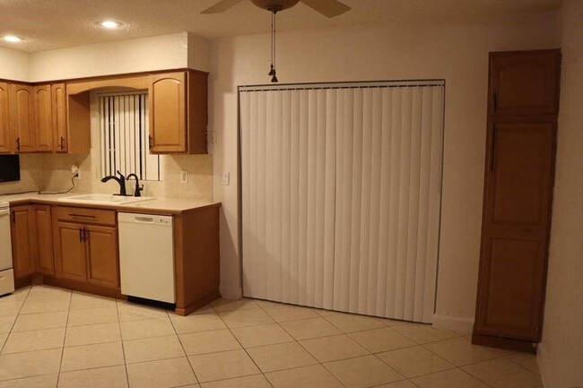 Building Photo - 7774 Orleans St