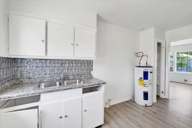 Building Photo - 3005 Ave J