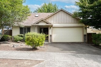 Building Photo - 4 bed + loft, 2.5 bath near Downtown Salem!